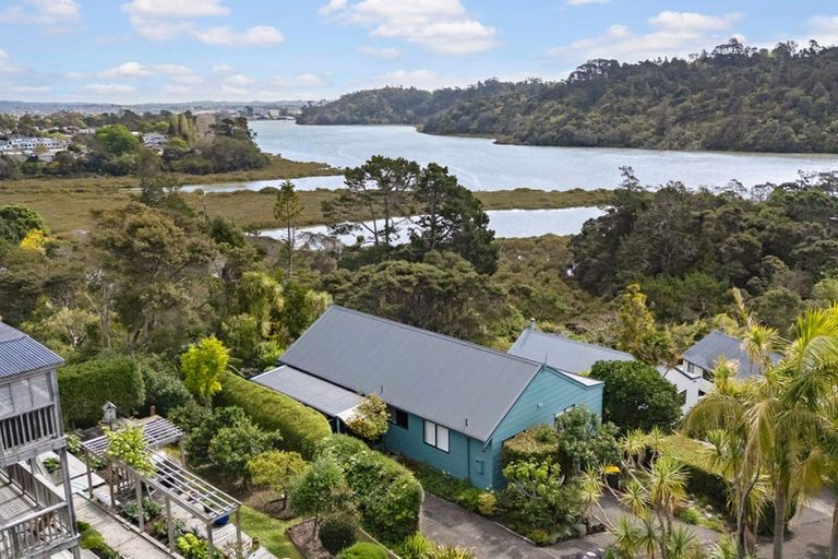 Photo of property in 63 Pemberton Avenue, Bayview, Auckland, 0629