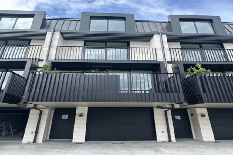Photo of property in 11b Windlass Street, Long Bay, Auckland, 0630