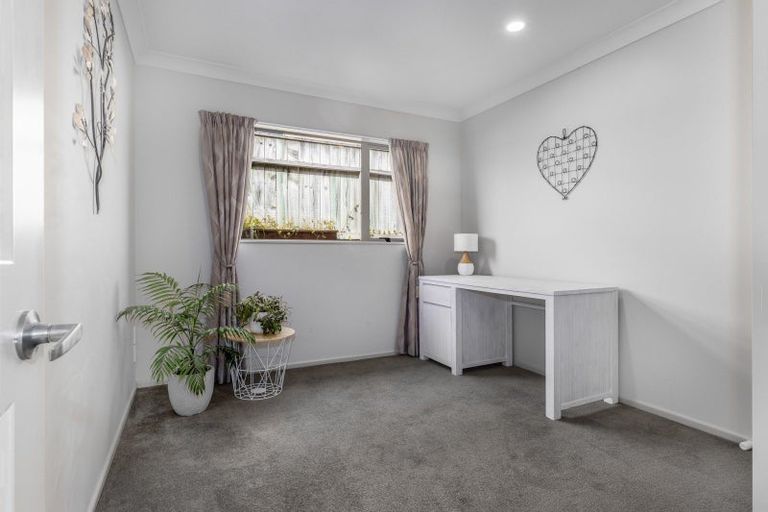 Photo of property in 31 Staithes Drive North, Whitby, Porirua, 5024