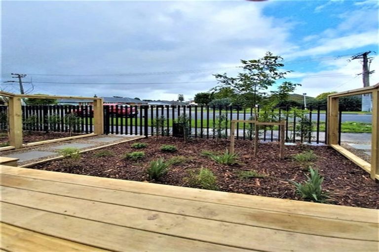 Photo of property in 588f Te Atatu Road, Te Atatu Peninsula, Auckland, 0610