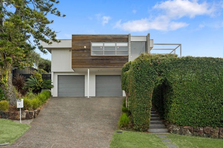 Photo of property in 1 Endymion Place, Half Moon Bay, Auckland, 2012