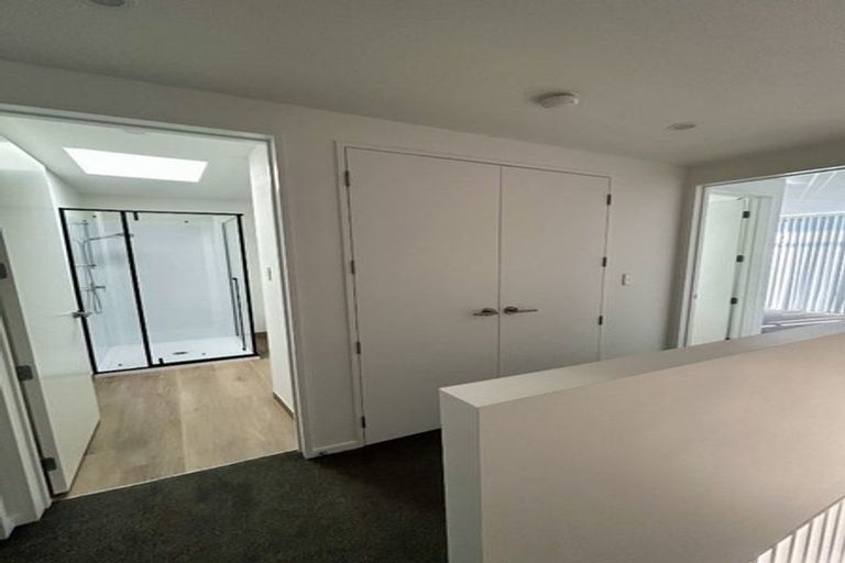 Photo of property in 15 Tiraumea Drive, Pakuranga, Auckland, 2010