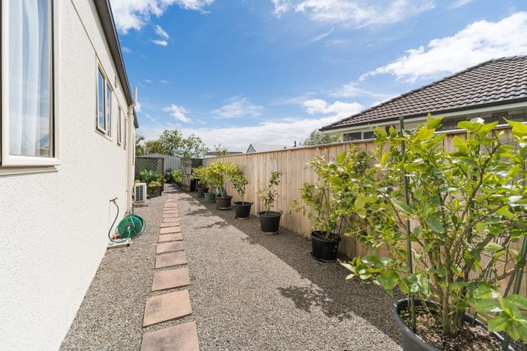 Photo of property in 18 Dalfield Place, Highbury, Palmerston North, 4412