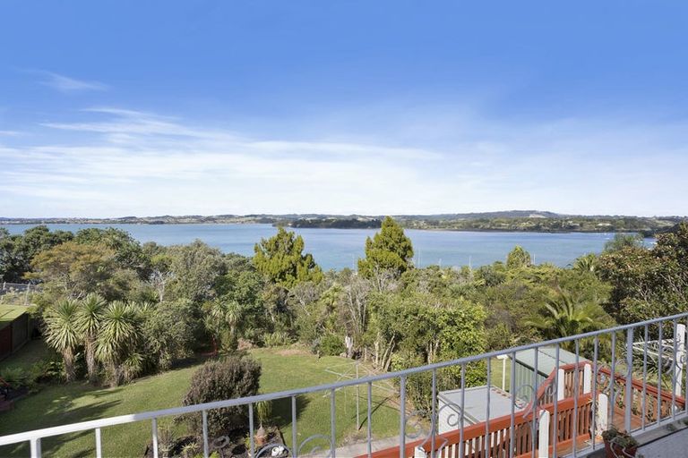 Photo of property in 17 Tui Vale Road, Shelly Park, Auckland, 2014