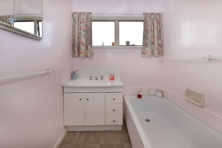 Photo of property in 1/486 Hibiscus Coast Highway, Orewa, 0931