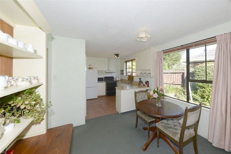 Photo of property in 2/45 Westgrove Avenue, Avonhead, Christchurch, 8042