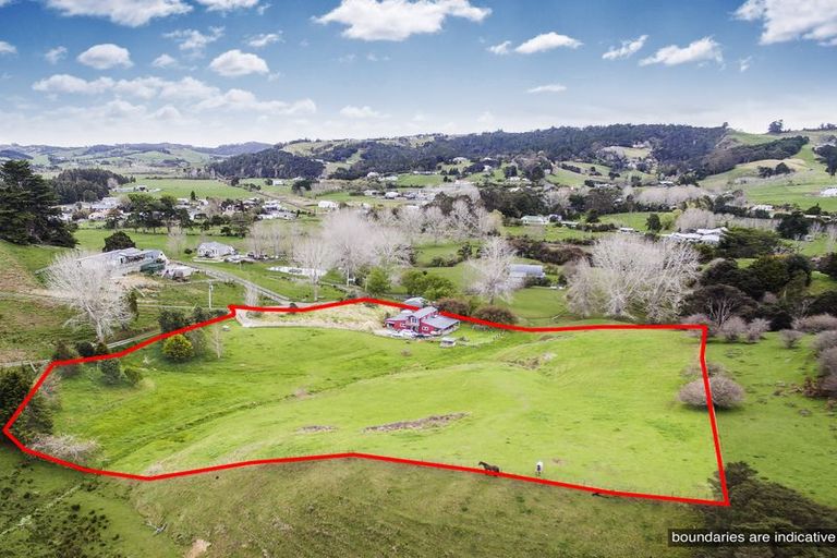 Photo of property in 49 Opoto Place, Kaukapakapa, 0873