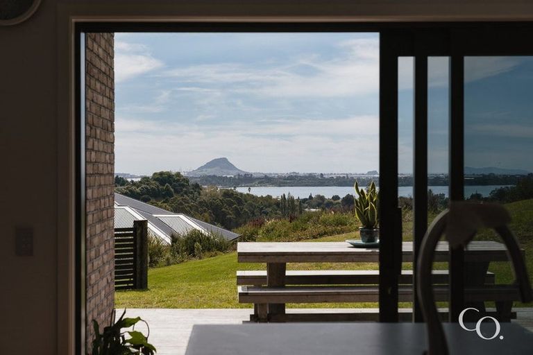 Photo of property in 42 Te Auhi Way, Welcome Bay, Tauranga, 3112