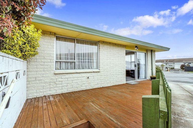 Photo of property in 18 Leonie Place, Aranui, Christchurch, 8061