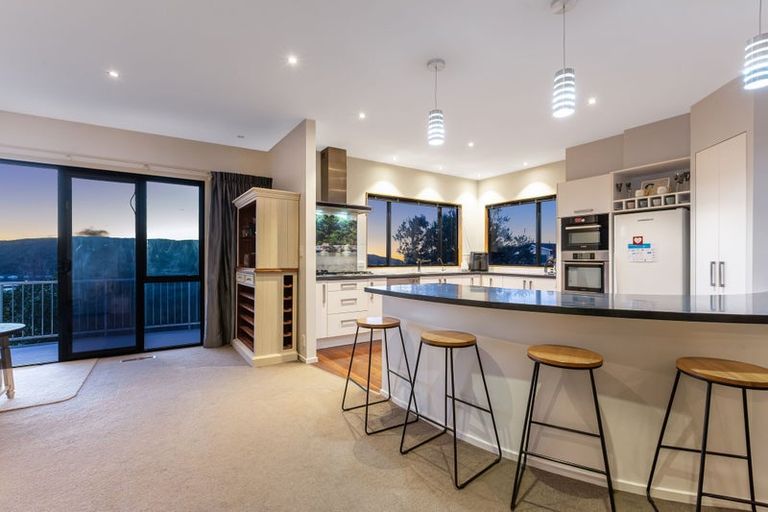 Photo of property in 8a Kiriwai Road, Paremata, Porirua, 5024