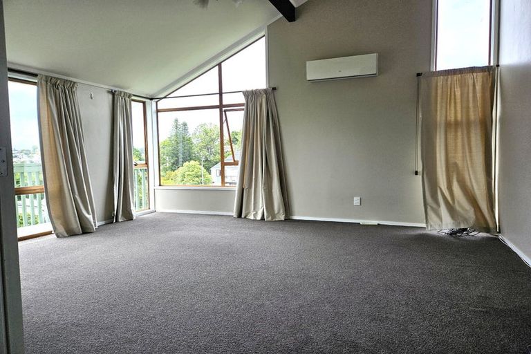 Photo of property in 2/94 John Downs Drive, Browns Bay, Auckland, 0630