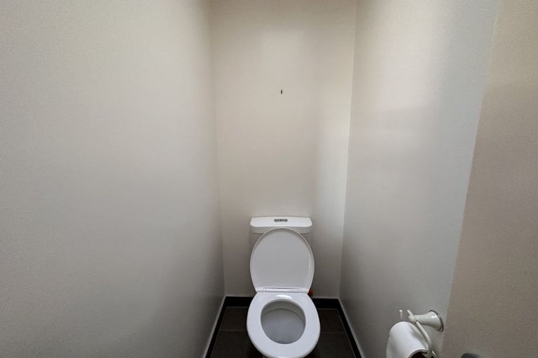 Photo of property in 30a Oakwood Grove, Eastern Beach, Auckland, 2012