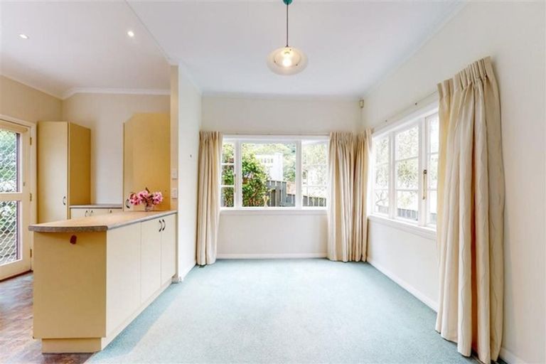 Photo of property in 6 Station Road, Khandallah, Wellington, 6035