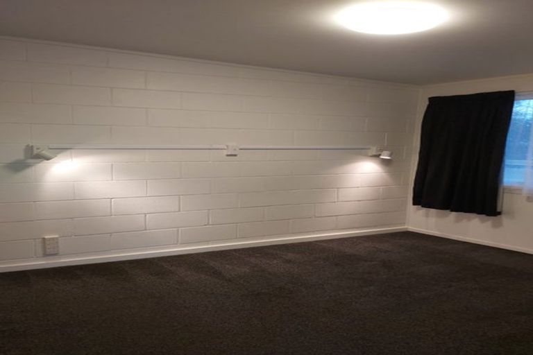 Photo of property in 2/2 Bentley Avenue, Glenfield, Auckland, 0629