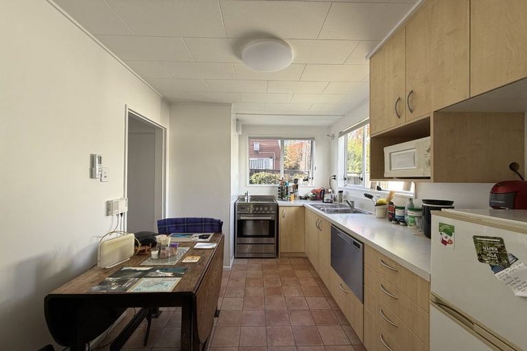 Photo of property in 8e Montgomery Crescent, Clouston Park, Upper Hutt, 5018