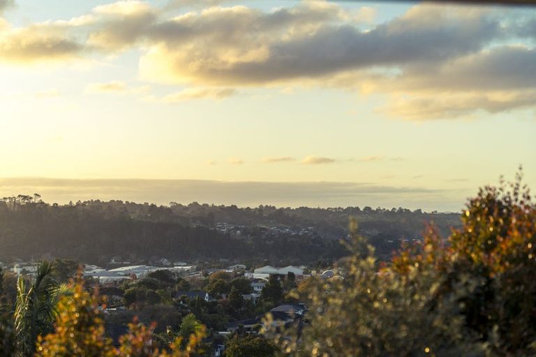Photo of property in 2 Dhaka Lane, Ranui, Auckland, 0612