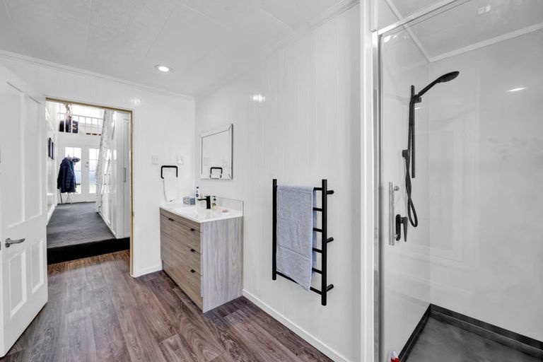 Photo of property in 36 Tawhiti Road, Hawera, 4610