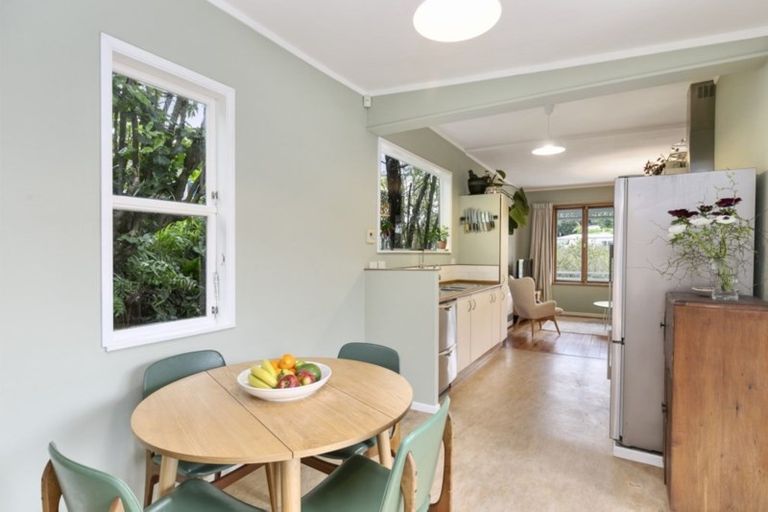 Photo of property in 71 Severn Street, Island Bay, Wellington, 6023