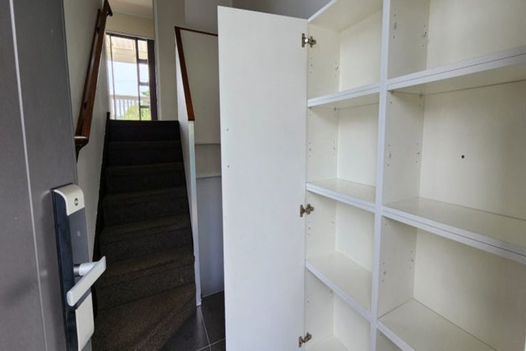 Photo of property in 110 Lauderdale Road, Birkdale, Auckland, 0626