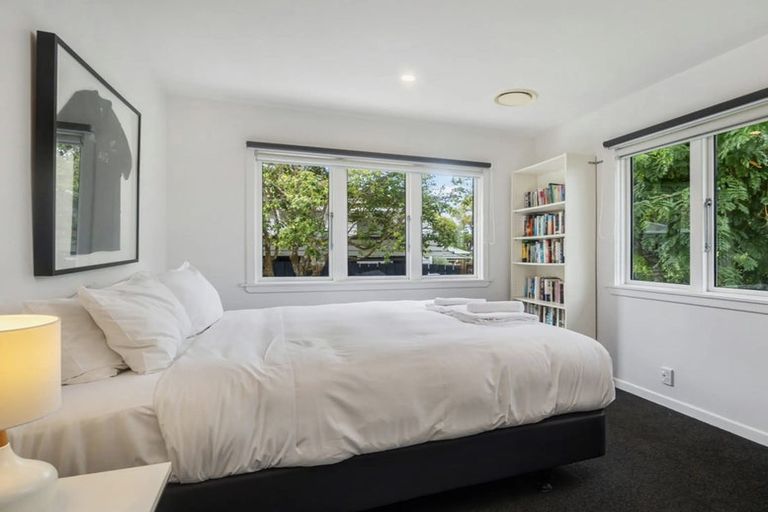 Photo of property in 28 Alfred Street, Northcote Point, Auckland, 0627