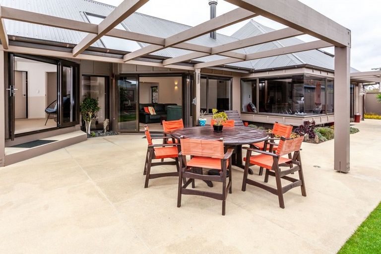 Photo of property in 104 Moore Place, Whangamata, 3620