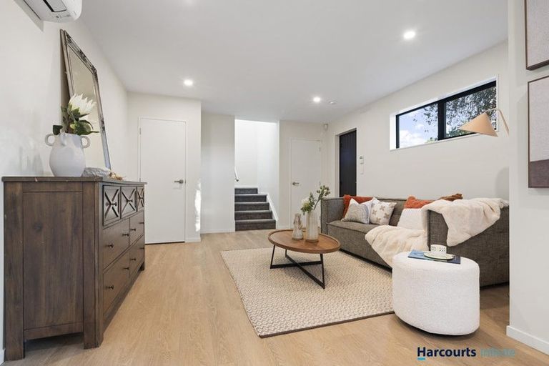 Photo of property in 8b Deuxberry Avenue, Northcote, Auckland, 0627