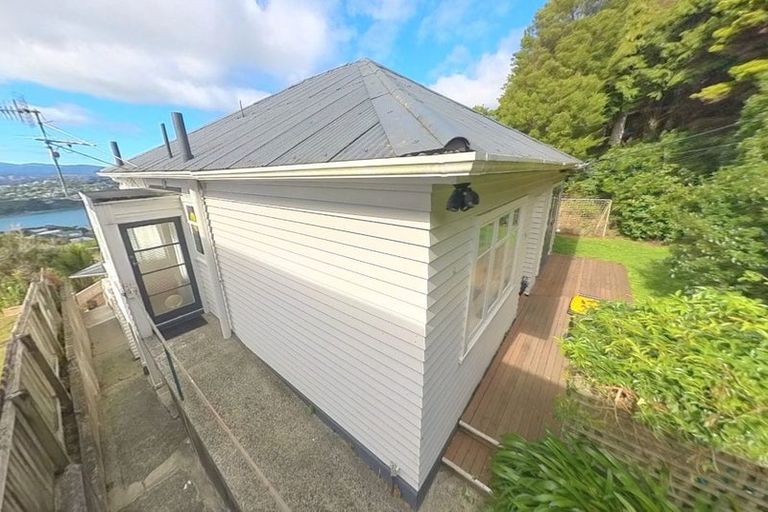 Photo of property in 11 Alexandra Road, Roseneath, Wellington, 6021