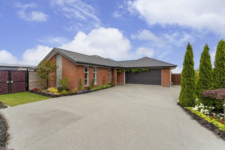 Photo of property in 25 Highgate Drive, Rangiora, 7400