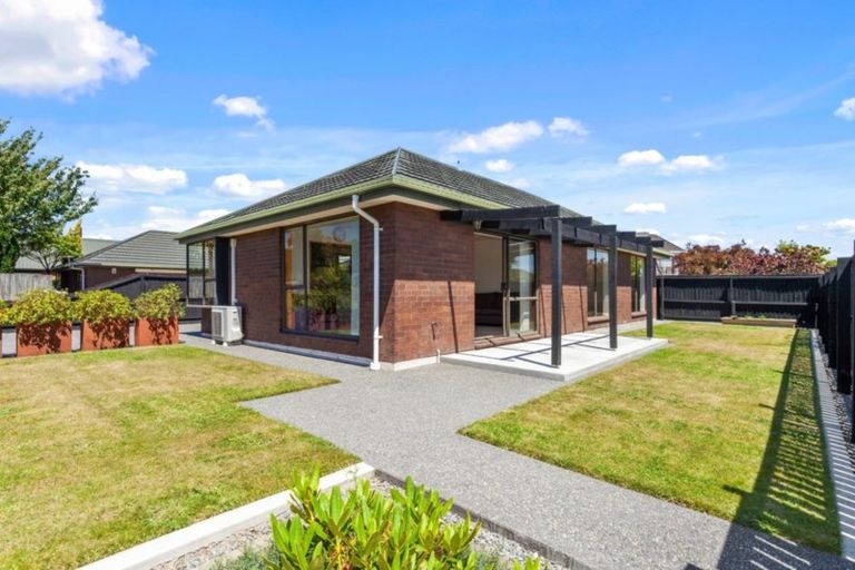 Photo of property in 14 Arkwright Place, Halswell, Christchurch, 8025