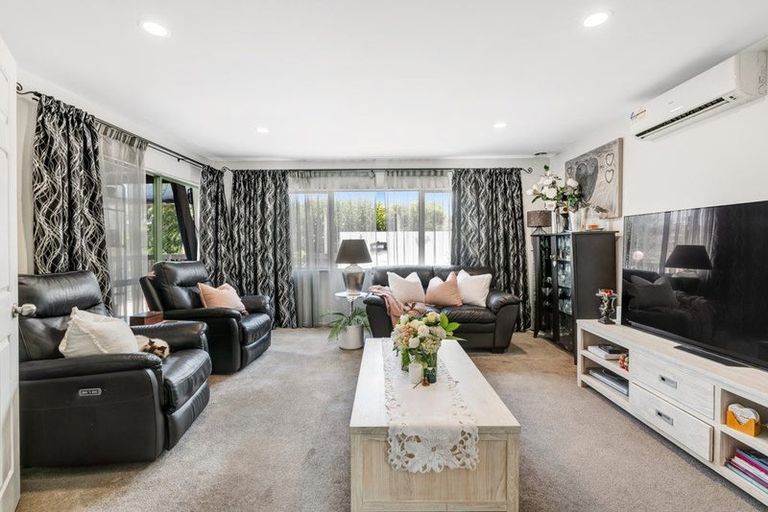 Photo of property in 1/3 Pelican Lane, Unsworth Heights, Auckland, 0632