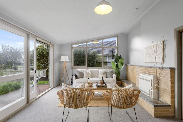 Photo of property in 15 Ostend Place, Avonhead, Christchurch, 8042