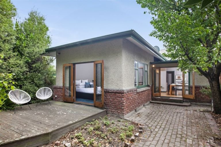 Photo of property in 26 Gamblins Road, Saint Martins, Christchurch, 8022