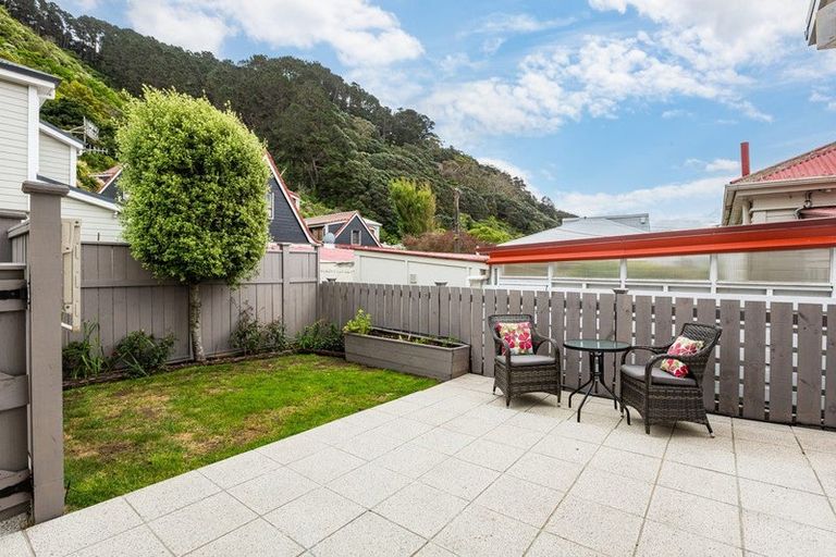 Photo of property in 5a Torless Terrace, Thorndon, Wellington, 6011