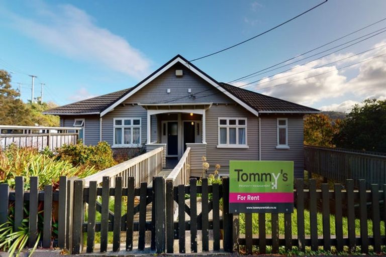 Photo of property in 132-136 Washington Avenue, Brooklyn, Wellington, 6021