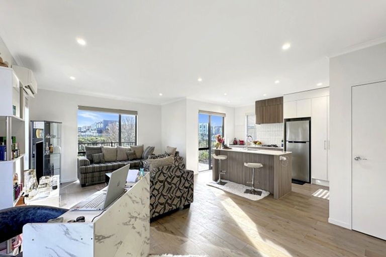 Photo of property in 20 Kilcadden Drive, Flat Bush, Auckland, 2019