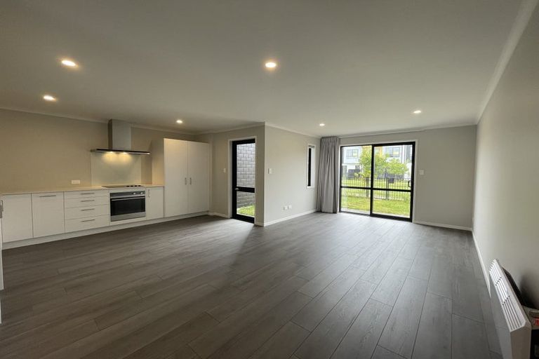 Photo of property in 74 Papatupu Way, Kumeu, 0810