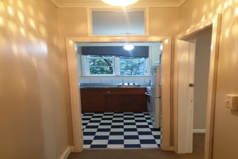 Photo of property in 44 Standen Street, Karori, Wellington, 6012