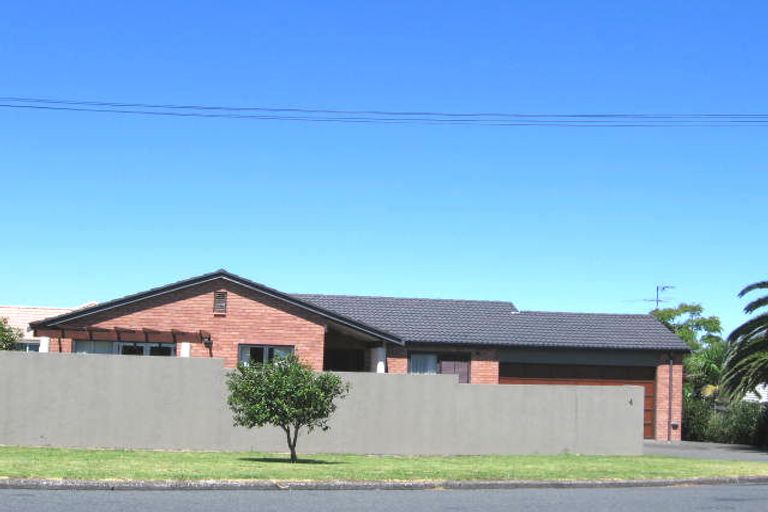 Photo of property in 4 Argyle Terrace, Milford, Auckland, 0620