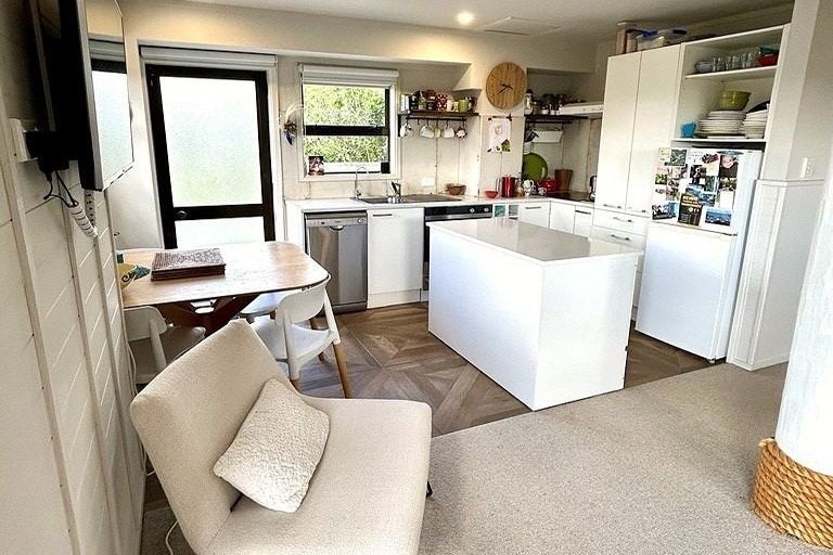 Photo of property in 19 Bay View Road, Raglan, 3225