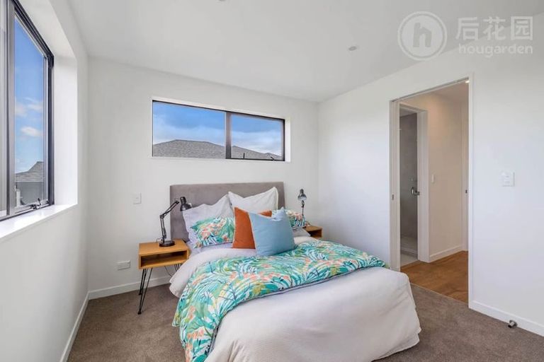 Photo of property in 30 Colliston Rise, Pinehill, Auckland, 0632