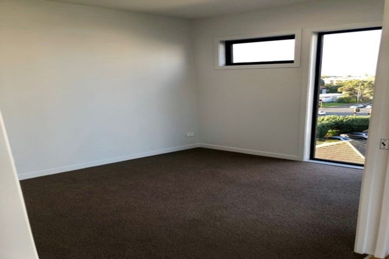 Photo of property in Frank Sargeson Apts, 405/80 Anzac Street, Takapuna, Auckland, 0622