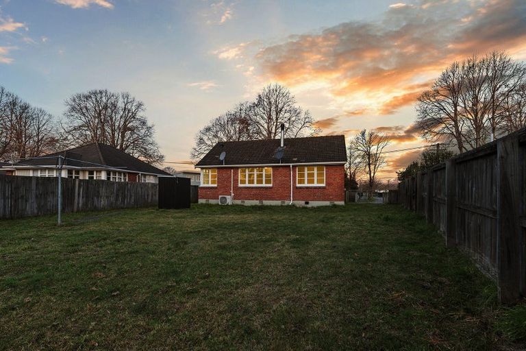 Photo of property in 8 Hooker Avenue, Bryndwr, Christchurch, 8053
