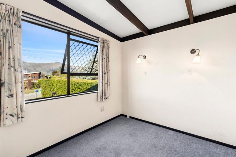 Photo of property in 19 Parry Crescent, Lake Hawea, Wanaka, 9382