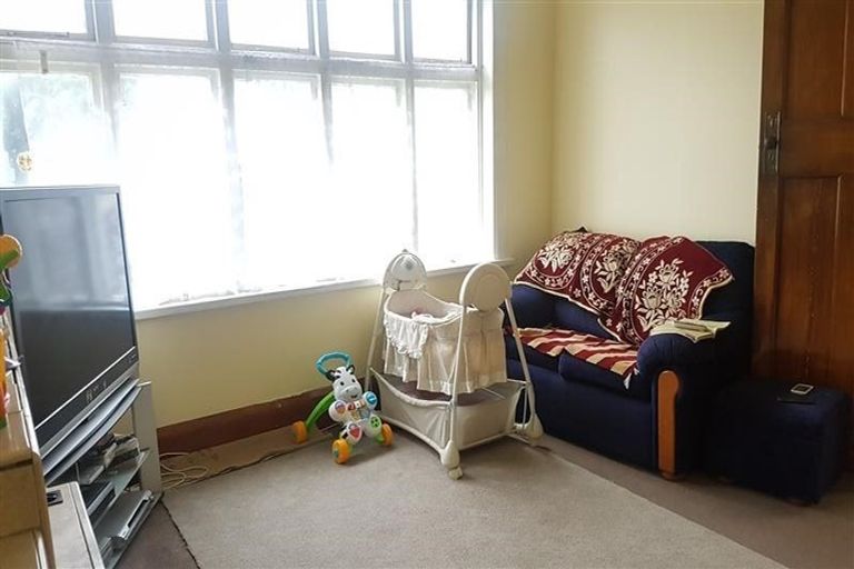 Photo of property in 103 The Parade, Island Bay, Wellington, 6023