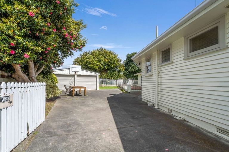 Photo of property in 14 Antrim Place, Hokowhitu, Palmerston North, 4410