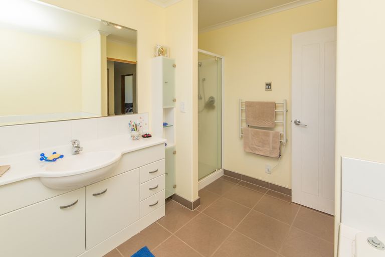 Photo of property in 21 Cridland Street West, Kaiapoi, 7630