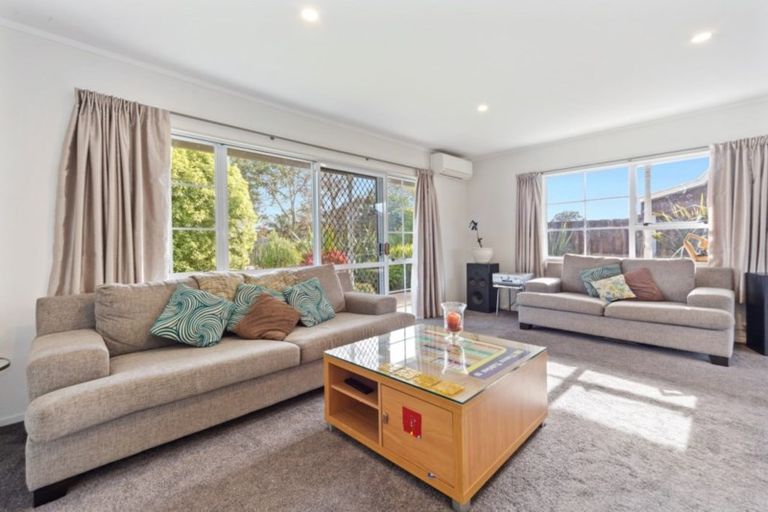 Photo of property in 37 Lachlan Drive, Dinsdale, Hamilton, 3204