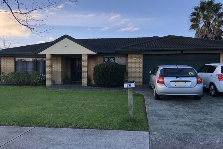 Photo of property in 91 Moyrus Crescent, East Tamaki Heights, Auckland, 2016