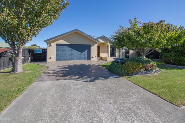 Photo of property in 16 Paget Drive, Woodend, 7610