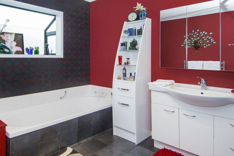 Photo of property in 111 Matapihi Road, Mount Maunganui, 3116
